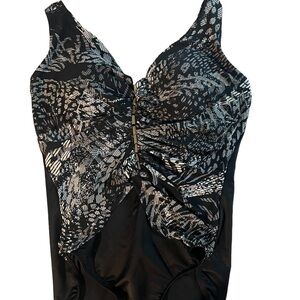 Miraclesuit
Lux Lynx Charmer One Piece Swimsuit